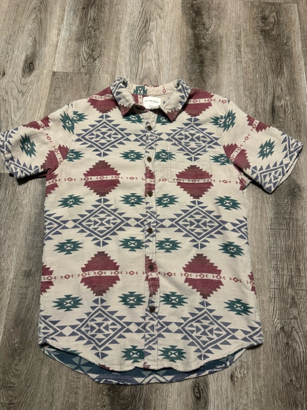 Men’s Short-Sleeve Western Aztec Print Button-Up Shirt Size Medium